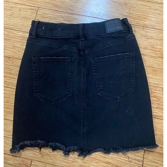 American Eagle Next Level Stretch Black Denim Mini Skirt Women Sz 2 Distressed - Picture 2 of 11